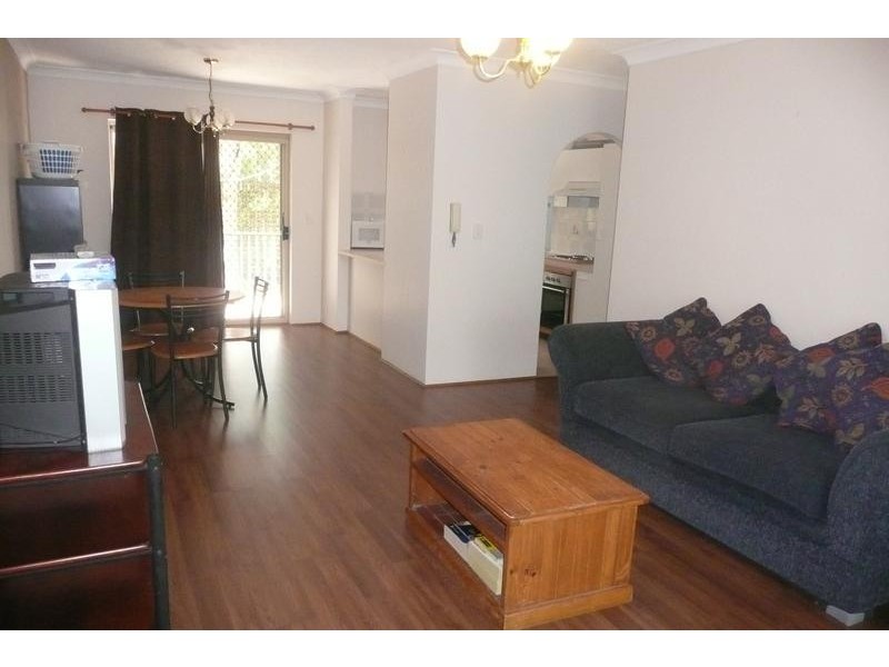 1/169 Sir Fred Schonell Drive, St Lucia QLD 4067