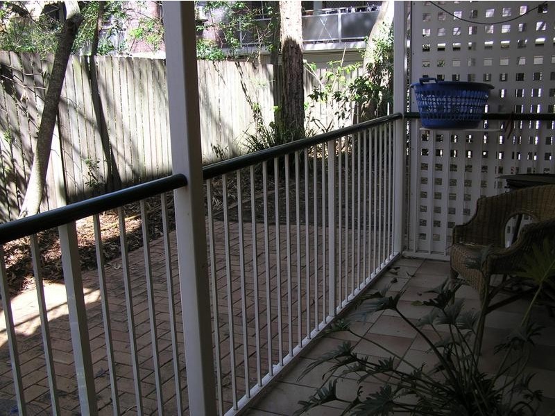 1/169 Sir Fred Schonell Drive, St Lucia QLD 4067