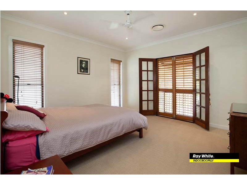 98 Ward Street, Indooroopilly QLD 4068