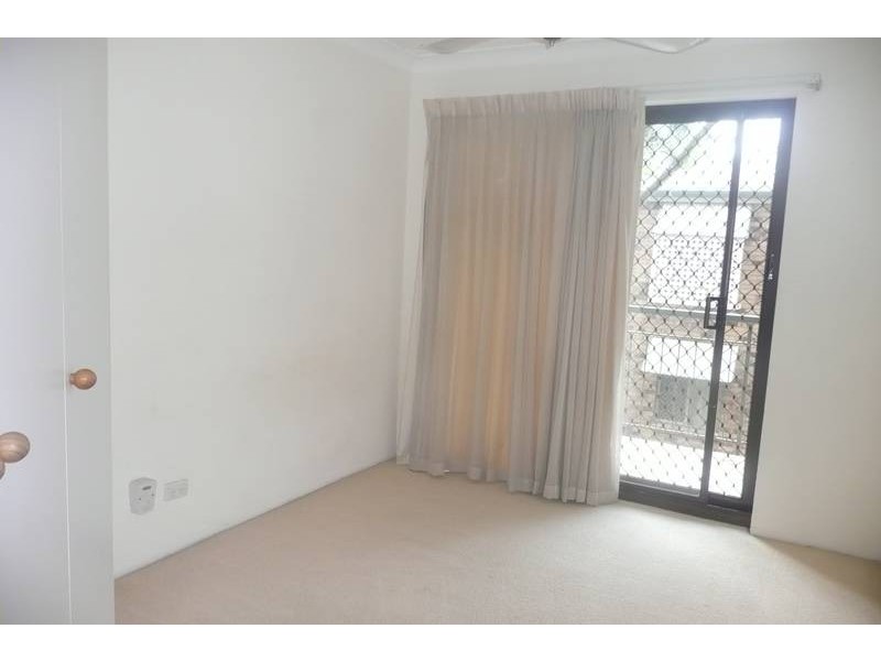 4/123 Central Avenue, Indooroopilly QLD 4068