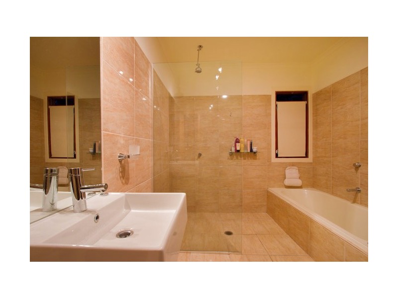 50 Quentin Street, Chapel Hill QLD 4069