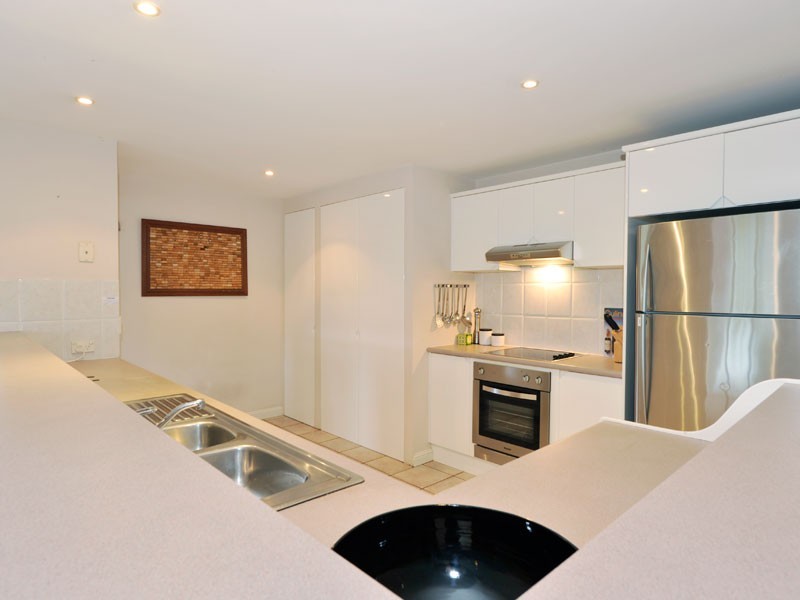 2 Aaron Place, Indooroopilly QLD 4068