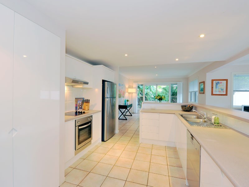 2 Aaron Place, Indooroopilly QLD 4068