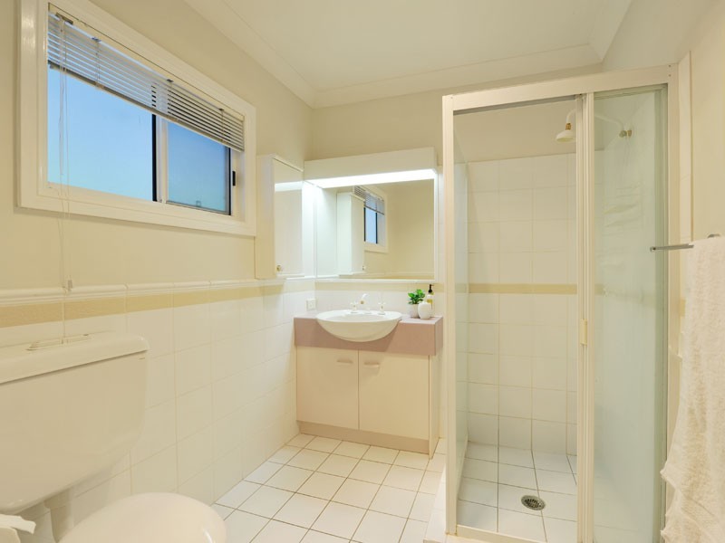 2 Aaron Place, Indooroopilly QLD 4068