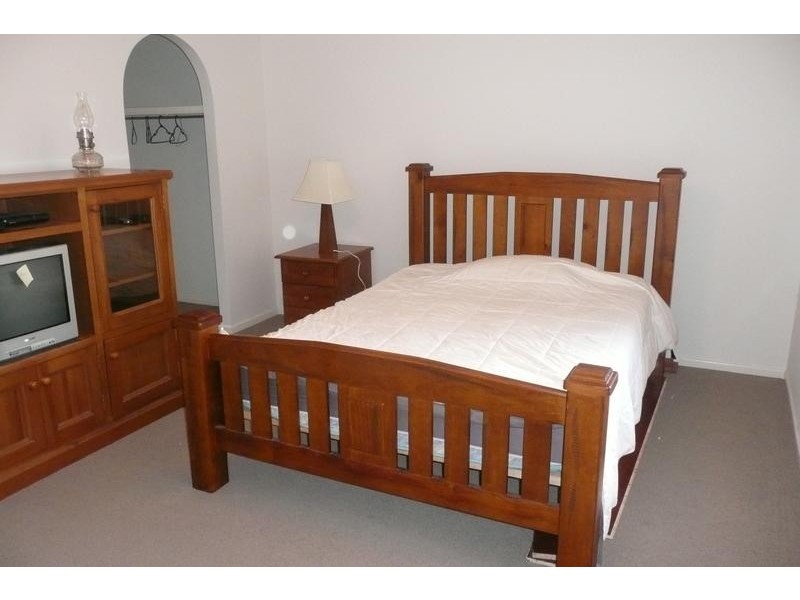 98 Carinya Street, Indooroopilly QLD 4068