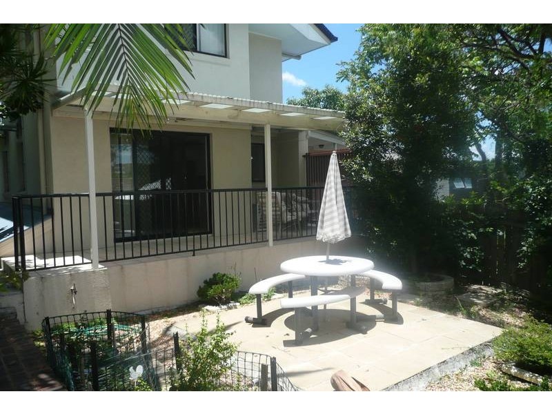 3/75 Clarence Rd, Indooroopilly QLD 4068