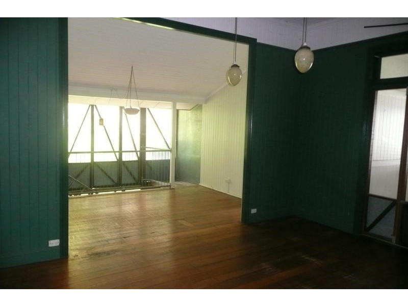 15 Railway Avenue, Indooroopilly QLD 4068