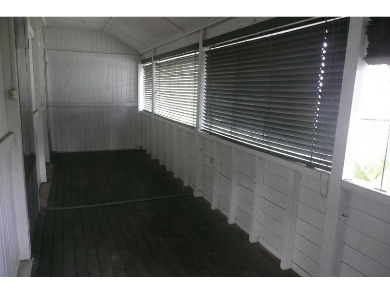 15 Railway Avenue, Indooroopilly QLD 4068