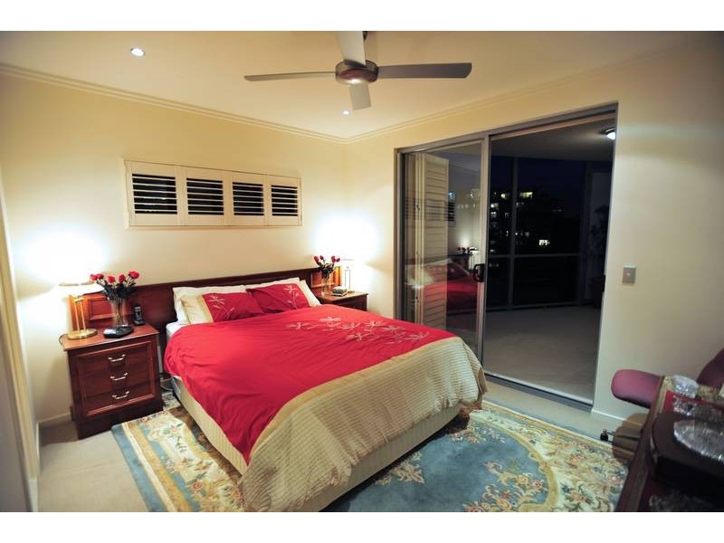 4/52 Underhill Avenue, Indooroopilly QLD 4068