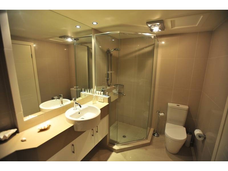 4/52 Underhill Avenue, Indooroopilly QLD 4068