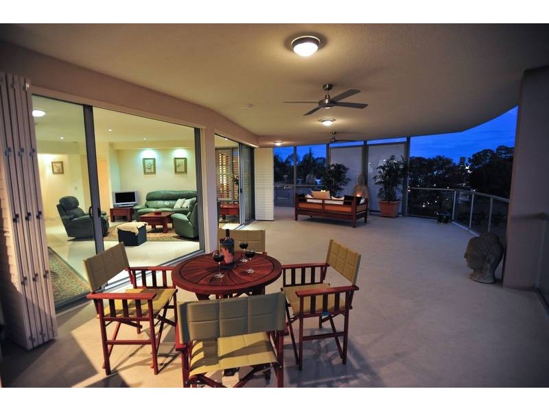 4/52 Underhill Avenue, Indooroopilly QLD 4068