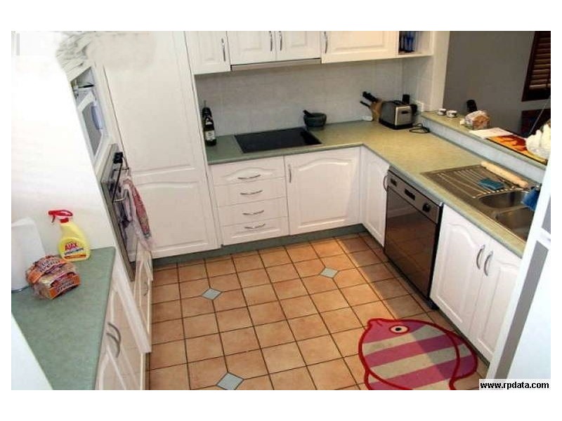 2/82 Manchester Tce, Indooroopilly QLD 4068