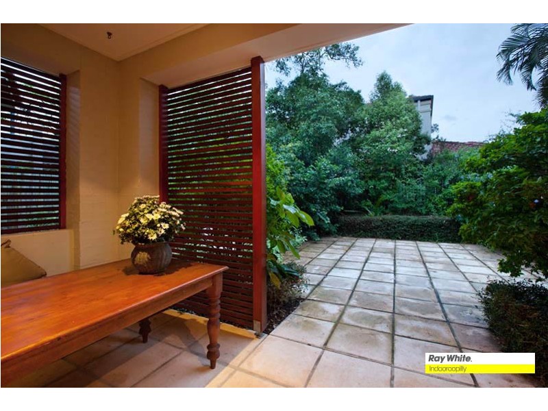 5 Charlane Avenue, Indooroopilly QLD 4068