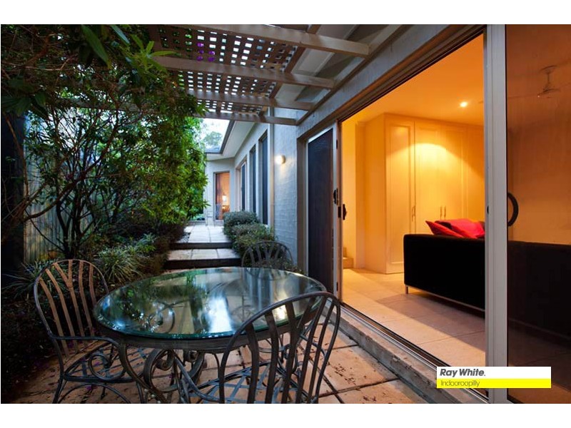 5 Charlane Avenue, Indooroopilly QLD 4068