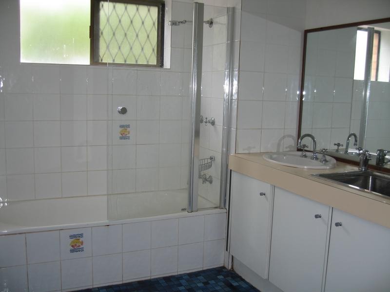 2/134 Station Rd, Indooroopilly QLD 4068