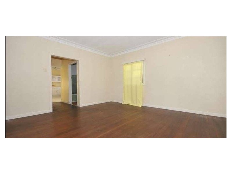 8 Newcross Street, Indooroopilly QLD 4068