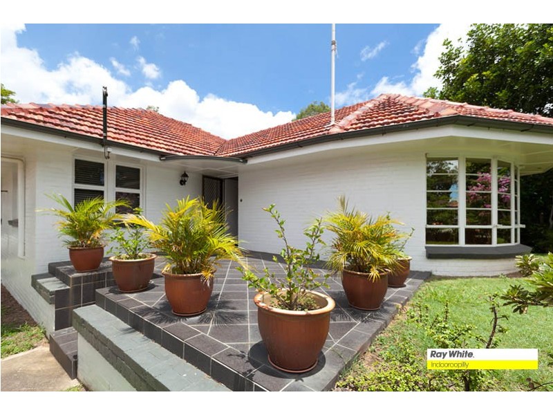 281 Hawken Drive, St Lucia QLD 4067