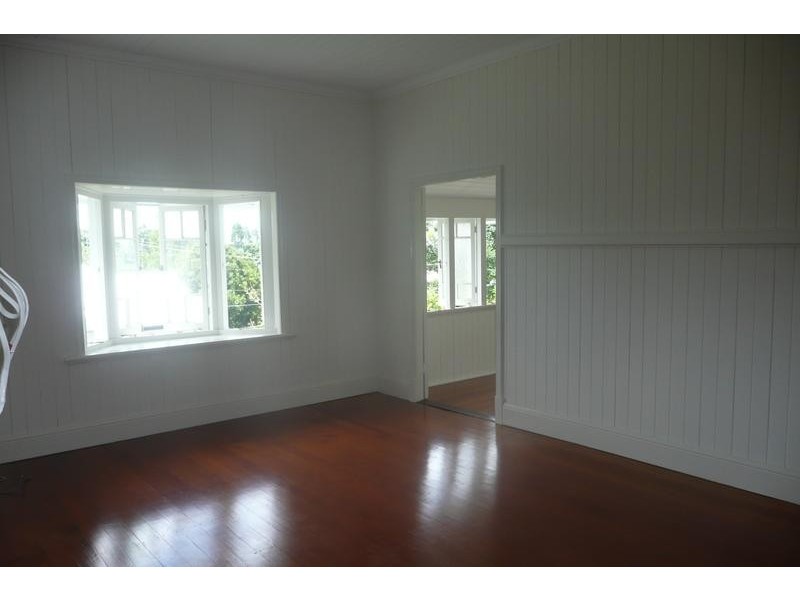 52 Woodstock road, Toowong QLD 4066