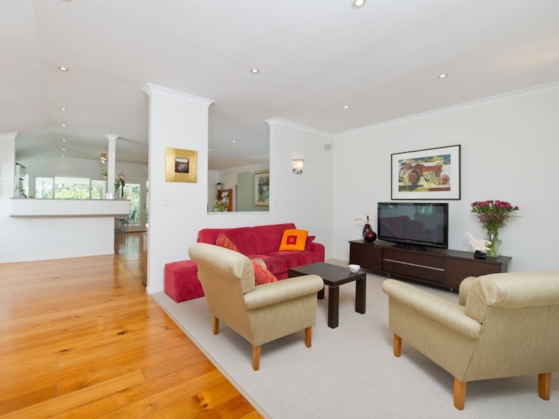 17 Rylatt Street, Indooroopilly QLD 4068