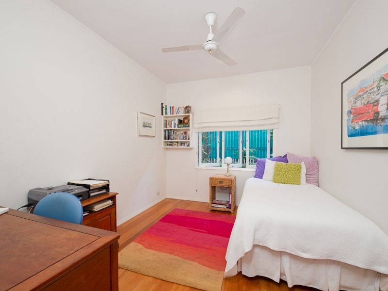 17 Rylatt Street, Indooroopilly QLD 4068