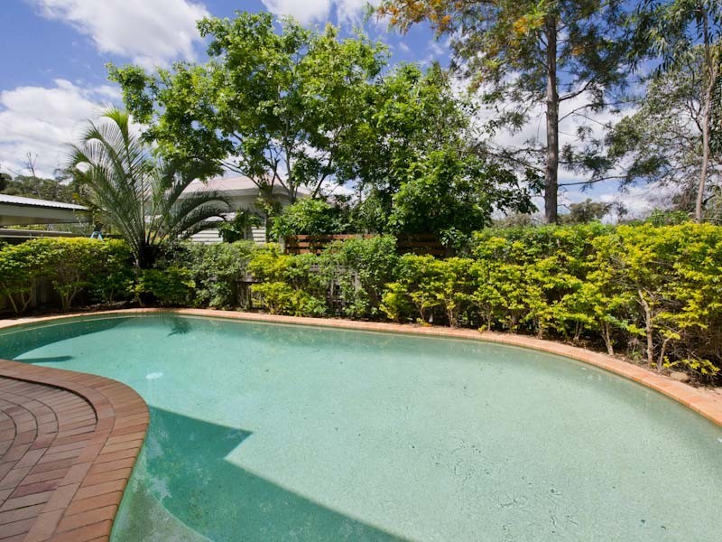 17 Rylatt Street, Indooroopilly QLD 4068