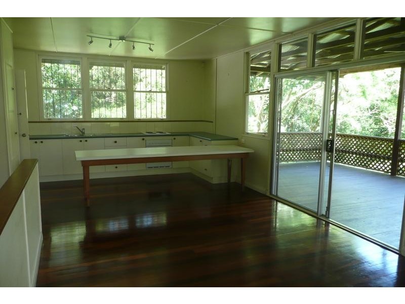 77 Gap Creek Rd, Kenmore QLD 4069