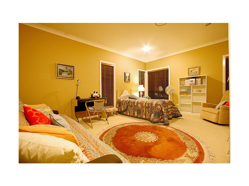 11 Boomerang Street, St Lucia QLD 4067