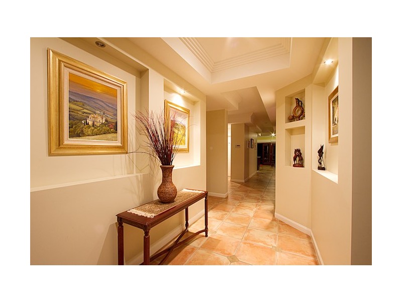 11 Boomerang Street, St Lucia QLD 4067