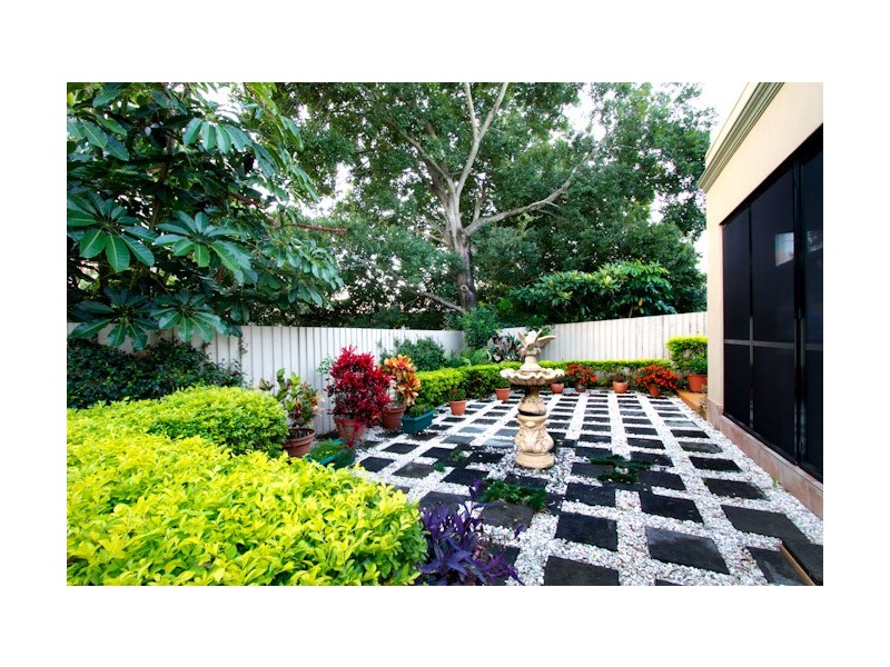 11 Boomerang Street, St Lucia QLD 4067