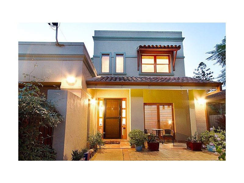 11 Boomerang Street, St Lucia QLD 4067