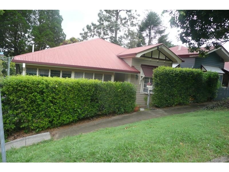 19 Warrawee St, Toowong QLD 4066