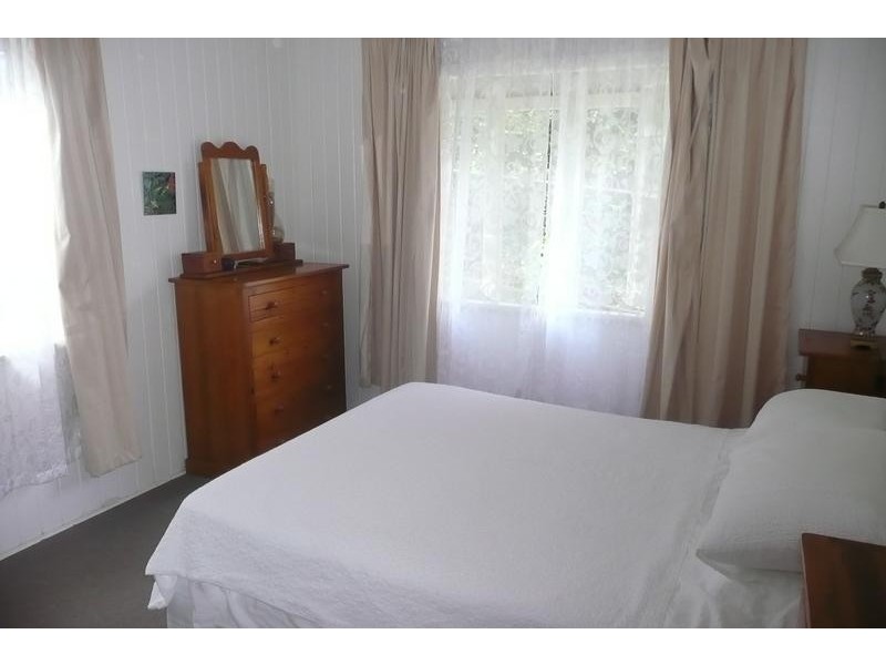 19 Warrawee St, Toowong QLD 4066
