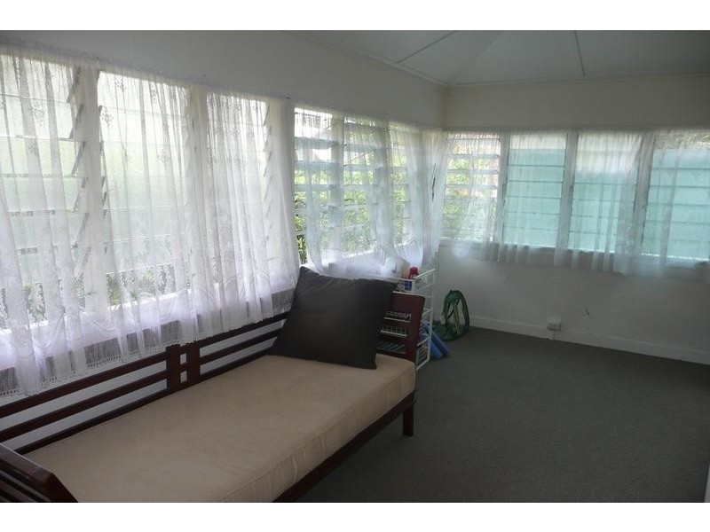 19 Warrawee St, Toowong QLD 4066