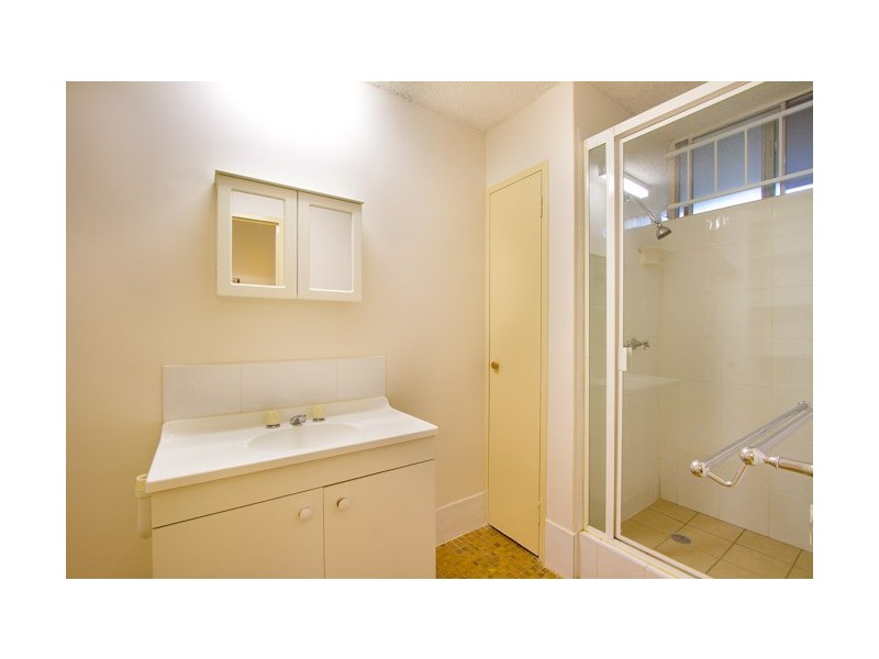 7/125 Clarence Road, Indooroopilly QLD 4068