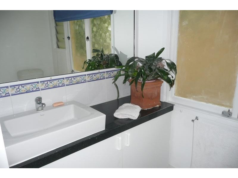 186 Burbong st, Chapel Hill QLD 4069