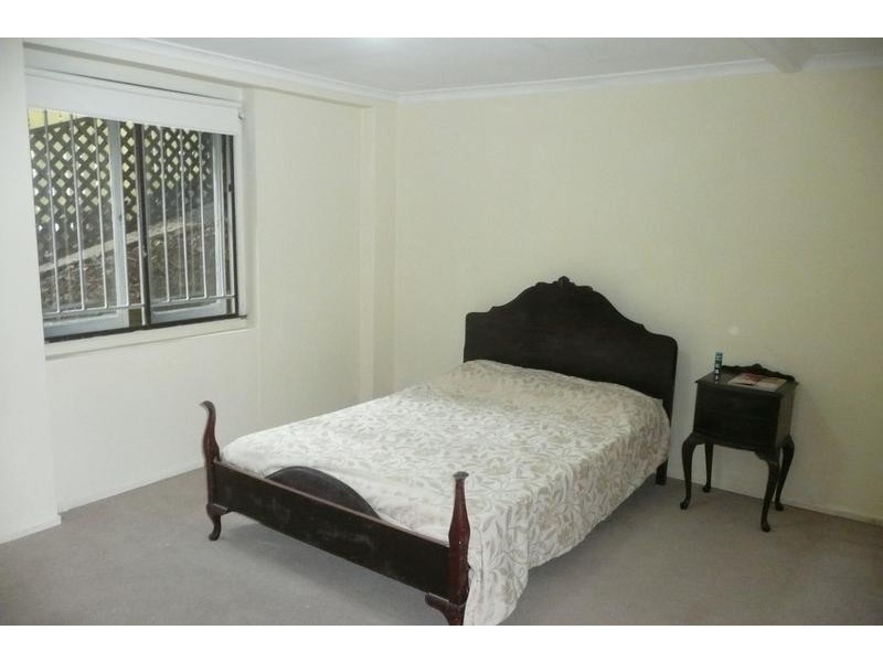 186 Burbong st, Chapel Hill QLD 4069