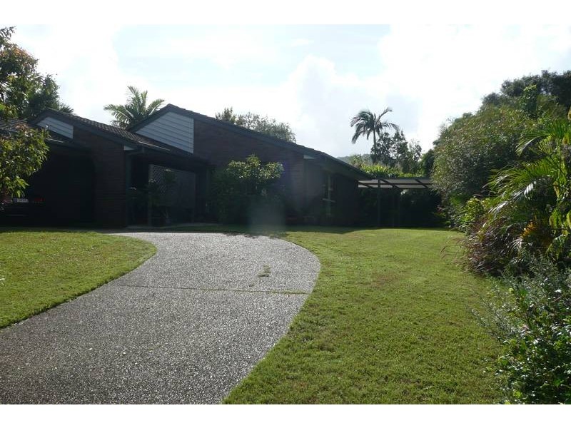 65 Greenford St, Chapel Hill QLD 4069