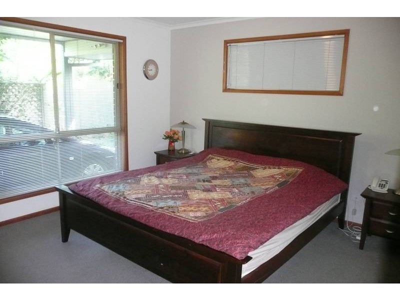 65 Greenford St, Chapel Hill QLD 4069
