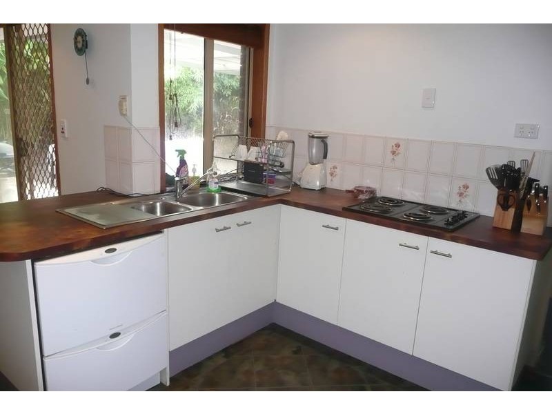 65 Greenford St, Chapel Hill QLD 4069