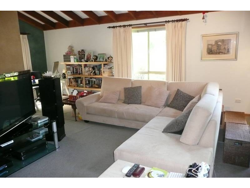 65 Greenford St, Chapel Hill QLD 4069