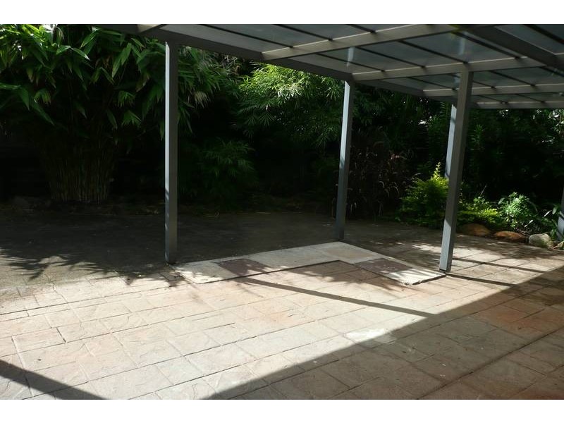 65 Greenford St, Chapel Hill QLD 4069