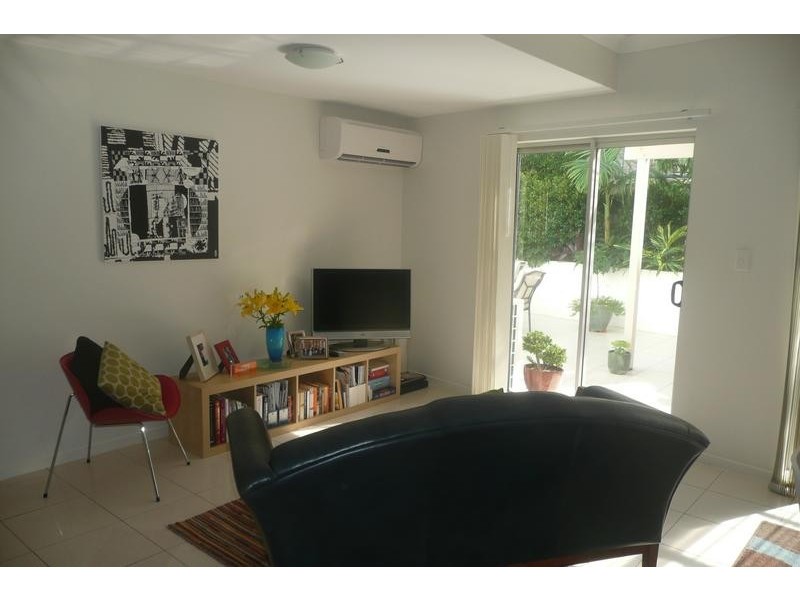 1/159 Clarence Road, Indooroopilly QLD 4068