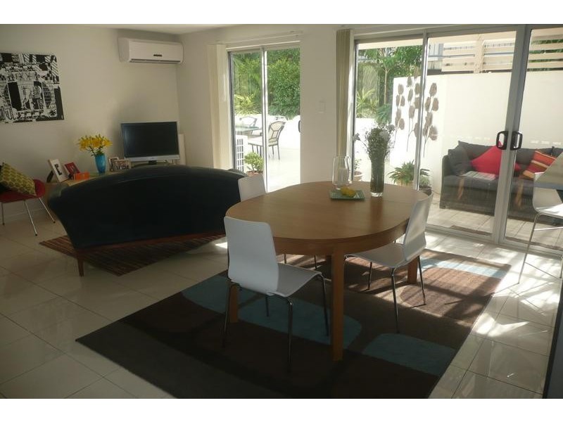 1/159 Clarence Road, Indooroopilly QLD 4068