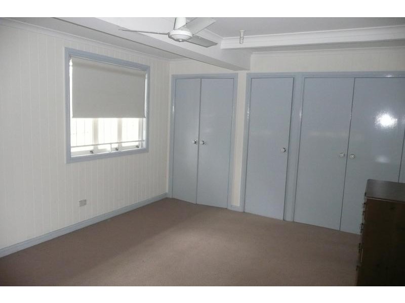 22 Lambert Rd, Indooroopilly QLD 4068