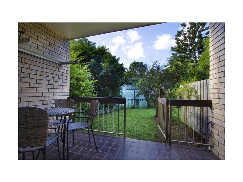 2/53 Clarence Road, Indooroopilly QLD 4068