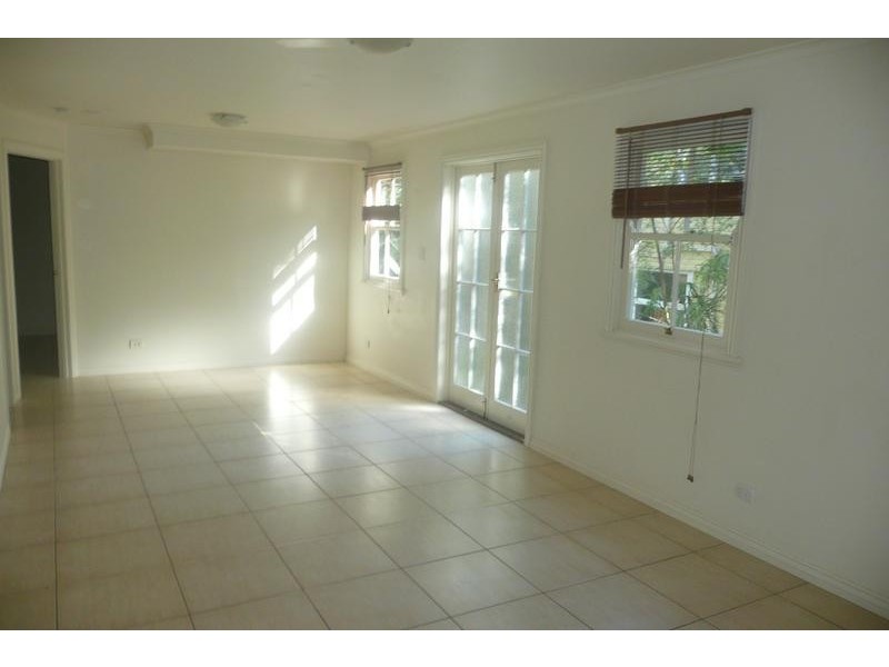 1b/10 Princess St, Taringa QLD 4068