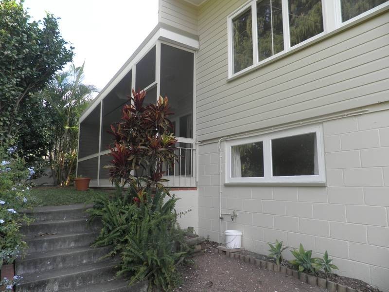 15 Euree Street, Kenmore QLD 4069