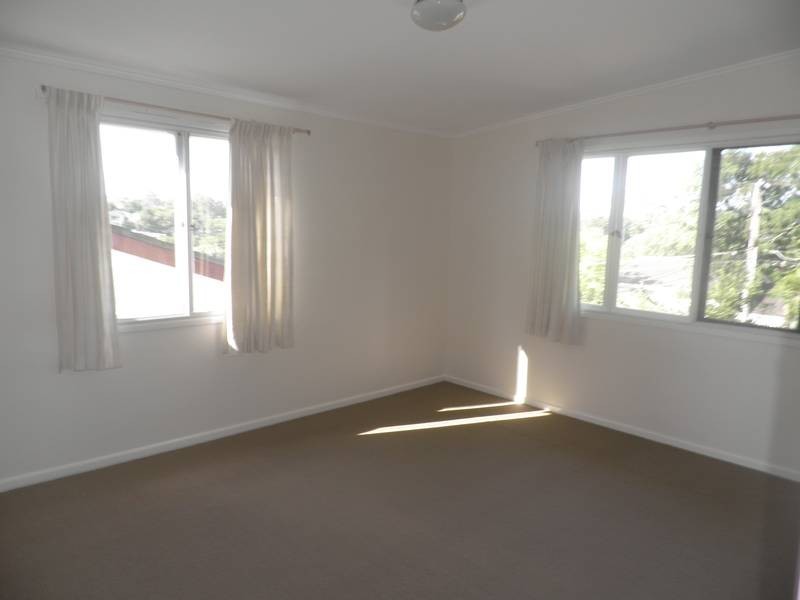 15 Euree Street, Kenmore QLD 4069