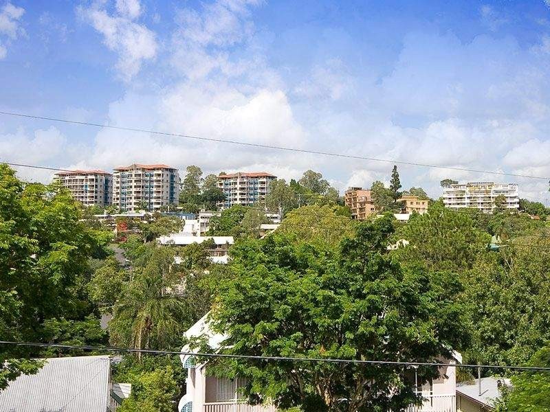57 Oxford Terrace, Taringa QLD 4068