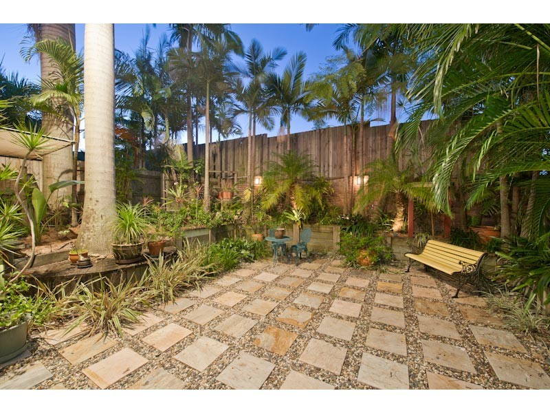 2/6 Usher Street, Indooroopilly QLD 4068